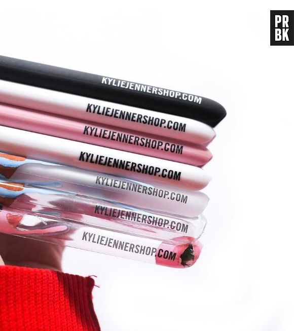 Kylie Jenner dévoile des nouvelles coques pour smartphones !