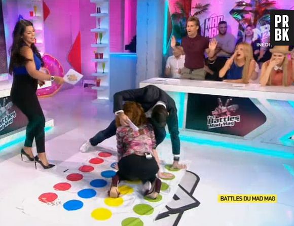 Aymeric Bonnery et Luna (Les Anges 9) : leur partie de Twister dans le Mad Mag se transforme en moment gênant !