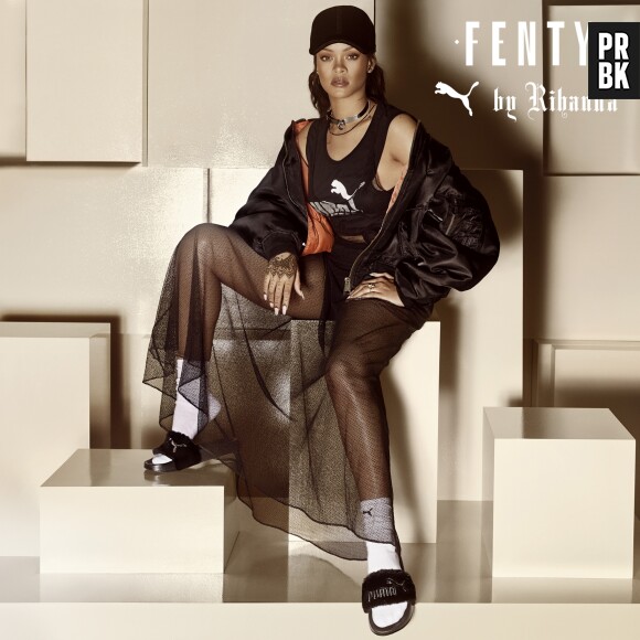 Fenty x Puma : Rihanna a lancé la mode des claquettes portées avec des chaussettes !