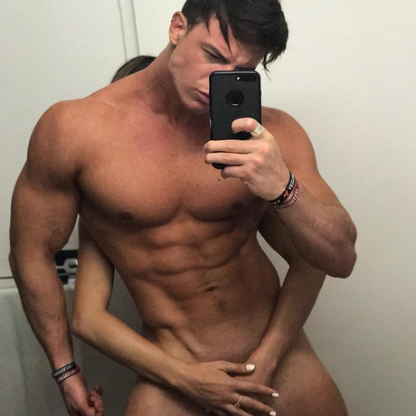 Adrien Laurent et Elsa Dasc nus : la photo (trop ?) sexy qui affole Instagram
