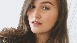 Léa (Jenesuispasjolie) enceinte : la Youtubeuse annonce sa grossesse dans une vidéo so cute