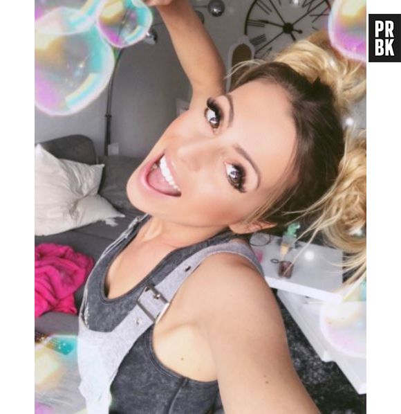 Hillary (Les Marseillais VS le reste du monde) escort ? Elle réagit