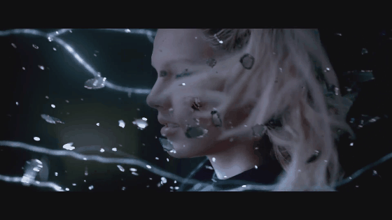 Taylor Swift se transforme en robot dans le clip "Ready For It"