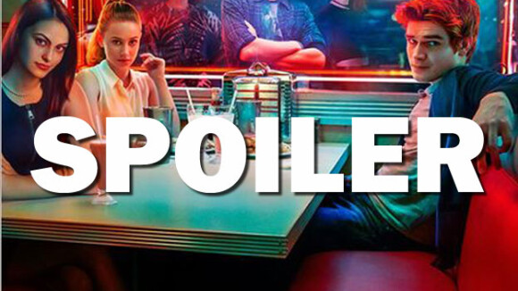 Riverdale saison 2 : quand va-t-on découvrir qui est le mystérieux tueur cagoulé ?