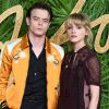 Charlie Heaton et Natalia Dyer in love sur le tapis rouge des British Fashion Awards