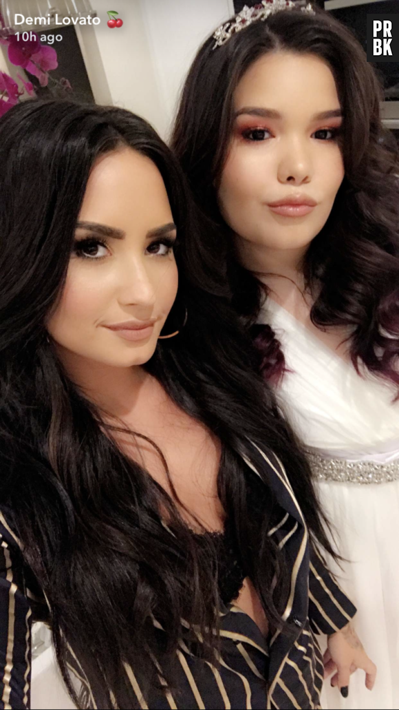 Madison De La Garza pose avec Demi Lovato pour ses 16 ans