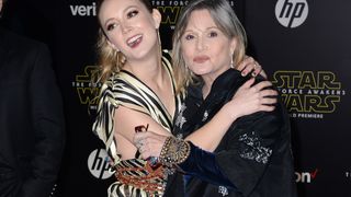Billie Lourd : son hommage touchant pour les 1 an de la mort de sa mère Carrie Fisher