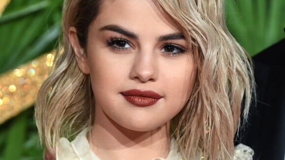 Selena Gomez n'est plus blonde, elle a déjà changé de couleur de cheveux