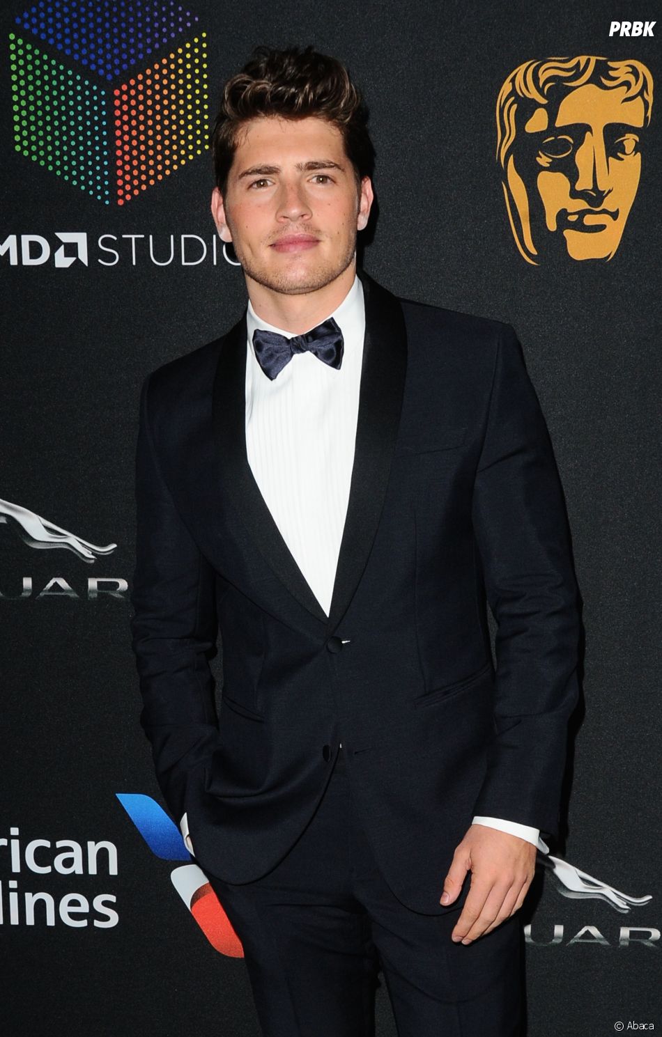 Gregg Sulkin : après Bella Thorne, il est en couple avec Sistine