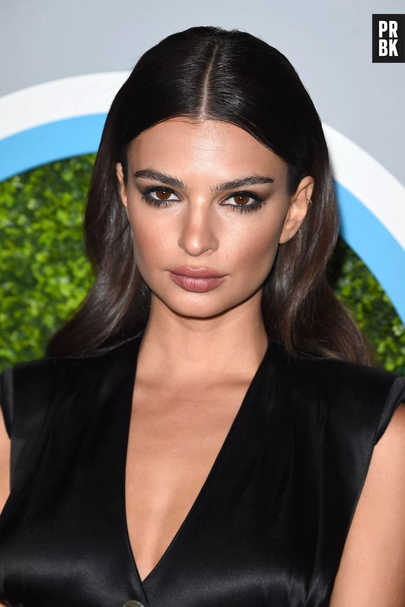 Emily Ratajkowski mariée à Sebastian Bear-McClard : la top dévoile sa bague en posant nue !
