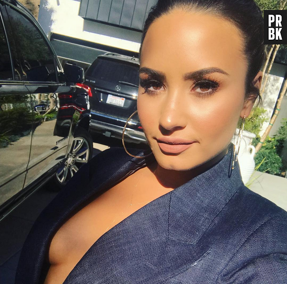 Demi Lovato se confie en plein concert : "Il y a 6 ans, je buvais de la vodka à 9h du matin"