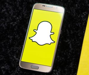 Snapchat : les stories de vos potes de nouveau à droite ?