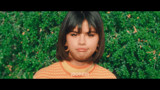 Selena Gomez fait son cinéma dans le clip "Back To You"
