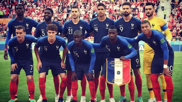 Supreme, Nike, adidas, Puma, costards... : zoom sur les looks des Bleus hors des terrains