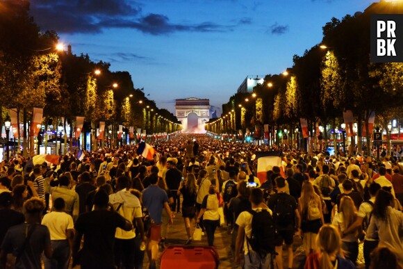 La folie à Paris sur les Champs Elysées après la victoire des Bleus lors de la demi-finale France/Belgique le 10 juillet 2018