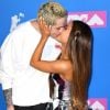 Ariana Grande et Pete Davidson mariés en secret ? L'indice qui sème le doute aux MTV VMA's 2018
