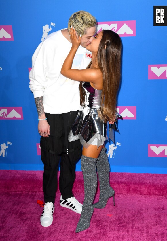Ariana Grande et Pete Davidson mariés en secret ? L'indice qui sème le doute aux MTV VMA's 2018