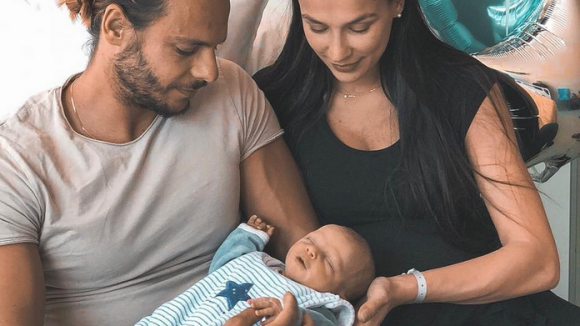 Julie Ricci maman : "un peu fatiguée", elle dévoile des photos de son bébé