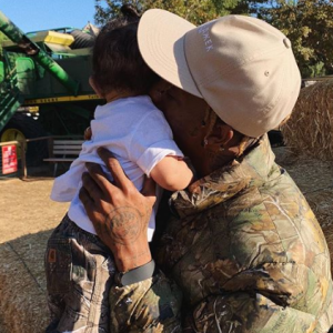 Kylie Jenner en sortie à la ferme avec Travis Scott et Stormi