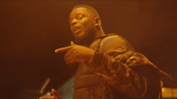 Clip "Voyou" : Keblack en mode "intello tombé amoureux d'un kilo" ?