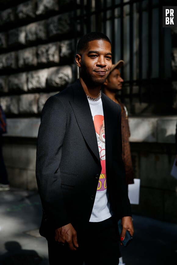 Lorde accuse Kanye West et Kid Cudi de copier sa mise en scène en concert.