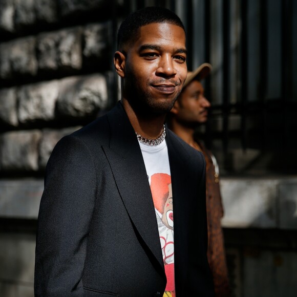 Lorde accuse Kanye West et Kid Cudi de copier sa mise en scène en concert.