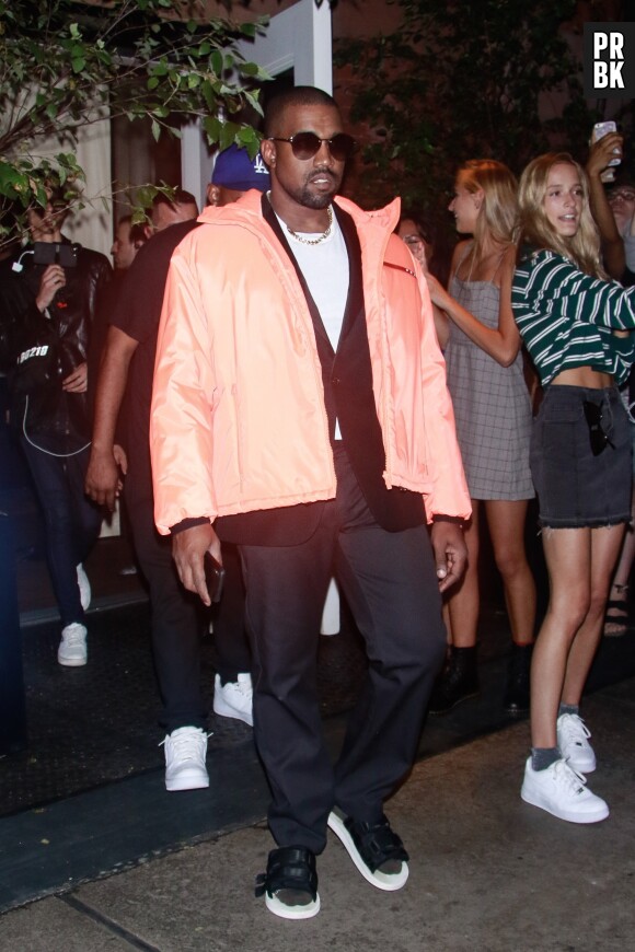 Lorde accuse Kanye West et Kid Cudi de copier sa mise en scène en concert.