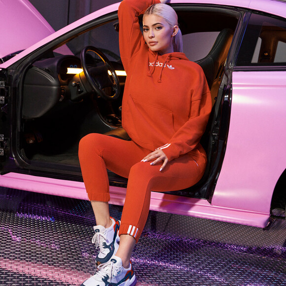 Kylie Jenner en sportive lookée pour sa première campagne de pub adidas.