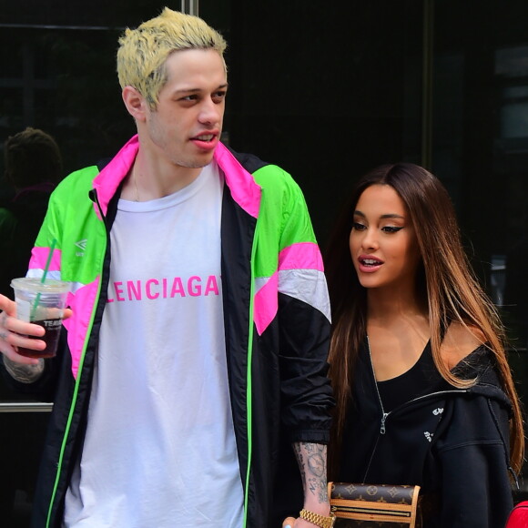 Ariana Grande : son ex fiancé Pete Davidson aurait déjà trouvé une autre girlfriend.