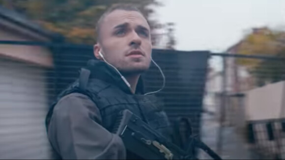 Squeezie, Cyprien, Natoo, McFly & Carlito... les youtubeurs rejouent Rainbow Six Siege IRL