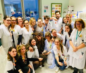 Johnny Depp et l'équipe médicale de l'Institut Curie à Paris le 27 décembre 2018