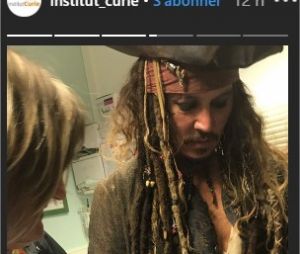 Johnny Depp rend visite aux enfants de l'Institut Curie à Paris le 27 décembre 2018