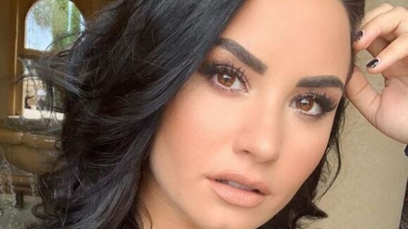 Demi Lovato va mieux : elle s'affiche en demoiselle d'honneur sublime au mariage de sa BFF