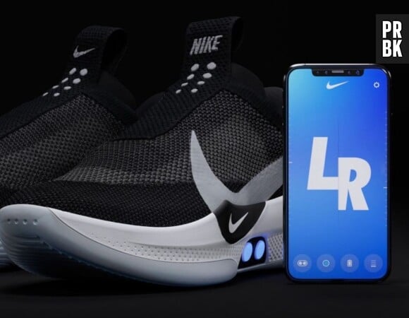 Nike dévoile les Adapt BB, ses sneakers auto-laçantes, connectées et lumineuses.