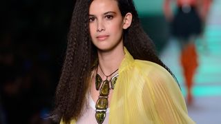 Quotidien : quand une chroniqueuse de Yann Barthès défile pour Jean-Paul Gaultier