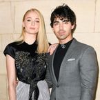Joe Jonas et Sophie Turner en deuil : un tatouage commun pour rendre hommage à leur chien mort