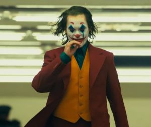 Joker : Joaquin Phoenix dévoile son impressionnante folie dans la bande-annonce