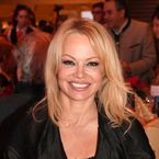Pamela Anderson : mariage surprise avec Jon Peters moins de six mois après sa rupture avec Adil Rami