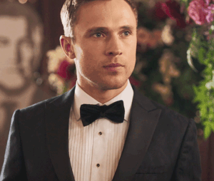 William Moseley dans The Royals