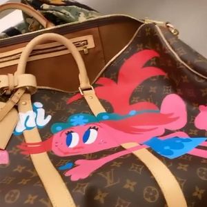 Kylie Jenner dévoile le sac de luxe que Stormi a reçu de la part de sa tata Khloe