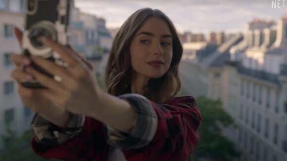 Emily in Paris : Lily Collins débarque à Paris dans la bande-annonce de la nouvelle série Netflix