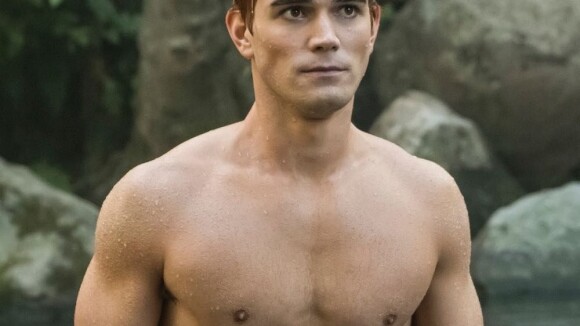 Dans les séries, les ados sont joués par des acteurs adultes et ce n'est pas une bonne chose