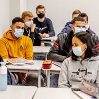 Reconfinement : les collégiens et lycéens français prouvent l'absence de distanciation à l'école