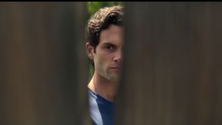 You saison 3 : le visage de la voisine de Joe dévoilé, 9 autres personnages annoncés