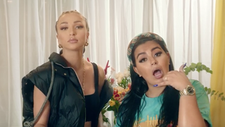 Marwa Loud et Eva s'ambiancent dans le clip de leur feat "Allo"
