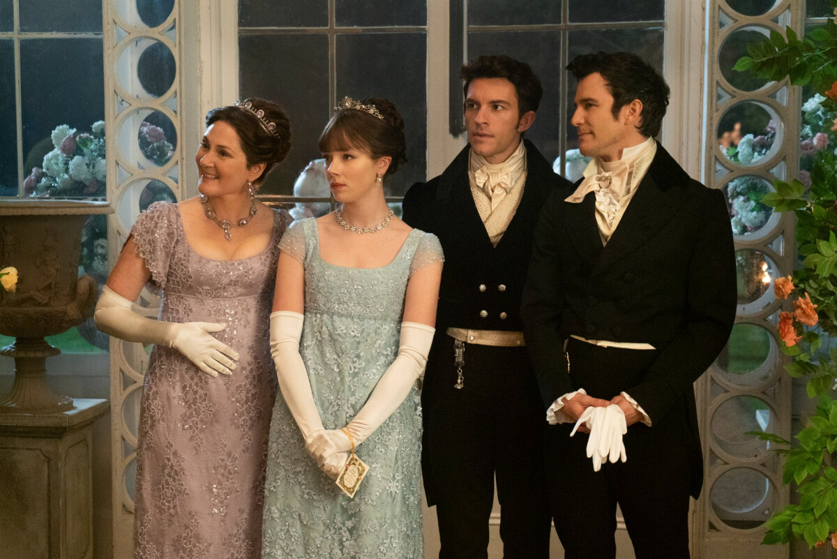 Photo : La Chronique des Bridgerton saison 2 : les Bridgerton sur un