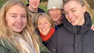 Phoebe Dynevor : on vous présente la famille de la star de La Chronique des Bridgerton
