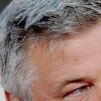 Alec Baldwin : après l'accident mortel, un technicien du film porte plainte contre l'acteur