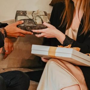 Noël 2021 : nos 10 idées cadeaux originaux pour ton mec ou ta copine