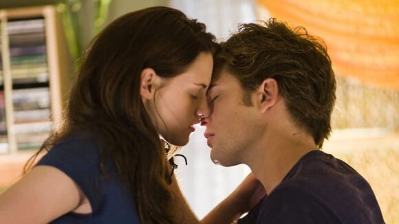 Twilight : Robert Pattinson attiré par Kristen Stewart dès son audition, "Il était tellement à fond qu'il est tombé du lit"